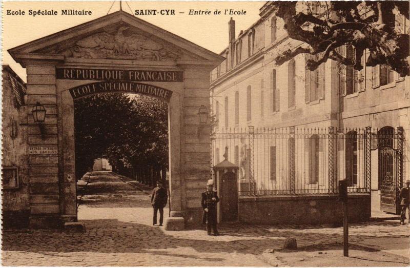 Carte postale ancienne St Cyr l'Ecole entree de l'Ecole