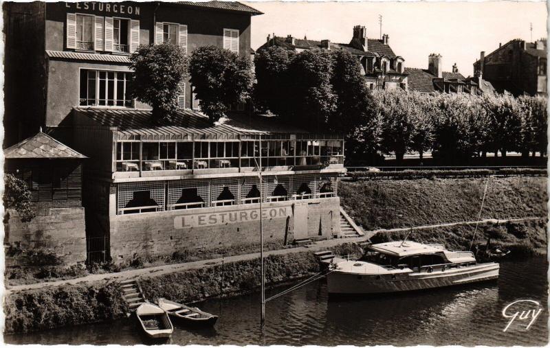 Carte postale ancienne Poissy Esturgeon à Poissy