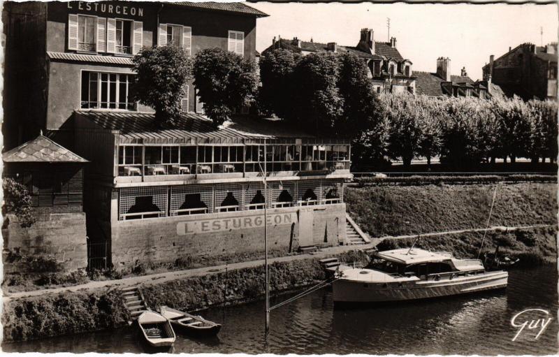 Carte postale ancienne Poissy Esturgeon à Poissy