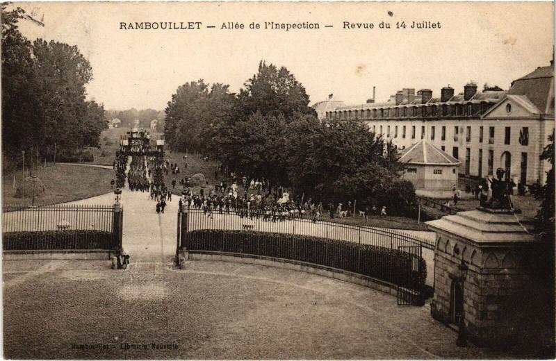 Carte postale ancienne Rambouillet Allee de l'Inspection à Rambouillet
