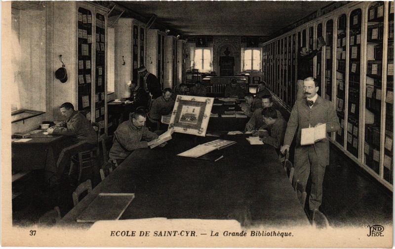 Carte postale ancienne St Cyr l'Ecole la grande bibliotheque