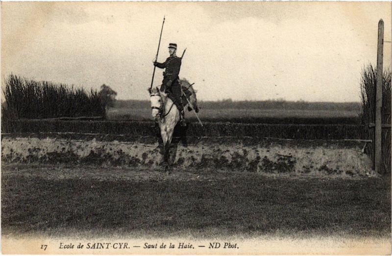Carte postale ancienne St Cyr l'Ecole Saut de la Haie