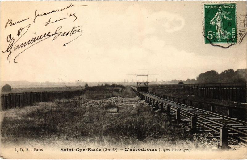 Carte postale ancienne St Cyr l'Ecole Aerodrome