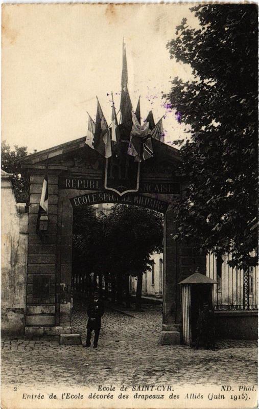 Carte postale ancienne St Cyr l'Ecole entree de l'Ecole