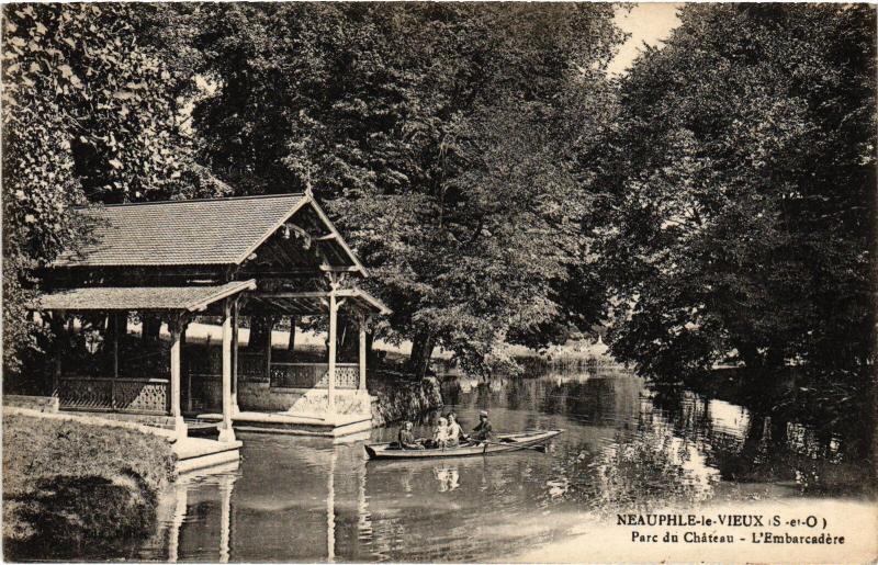 Carte postale ancienne Neauphle le Chateau Parc du Chateau