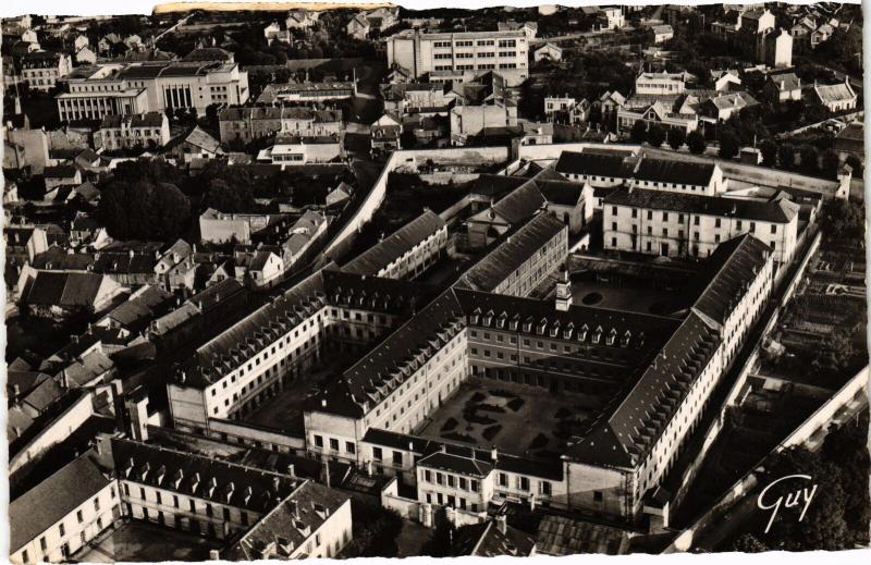 Carte postale ancienne Poissy la maison Centrale à Poissy