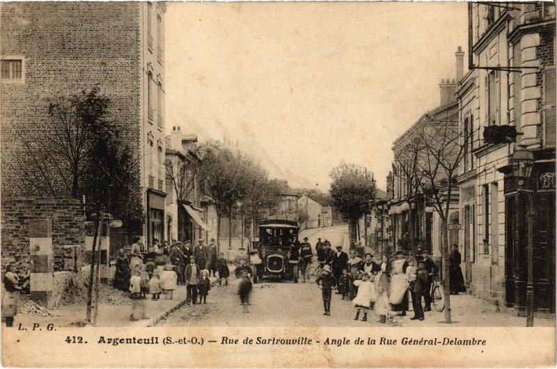 Carte postale ancienne Argenteuil Rue de Sartrouville Rue Général Delambre à Argenteuil