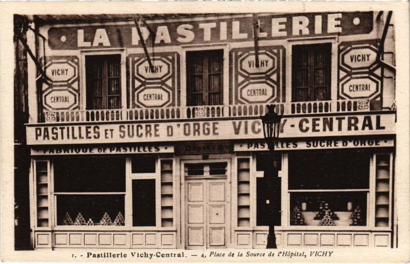 Carte postale ancienne Pastillerie Vichy Place de la Source de l'Hopital à Vichy
