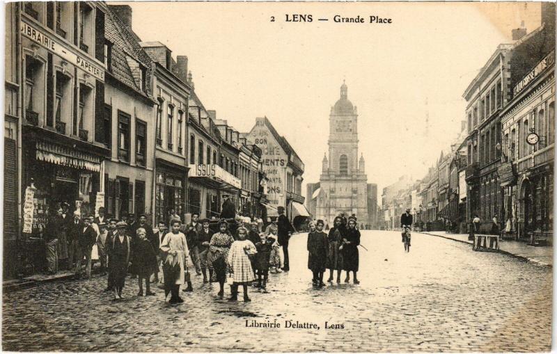 Carte postale ancienne Lens Grande Place