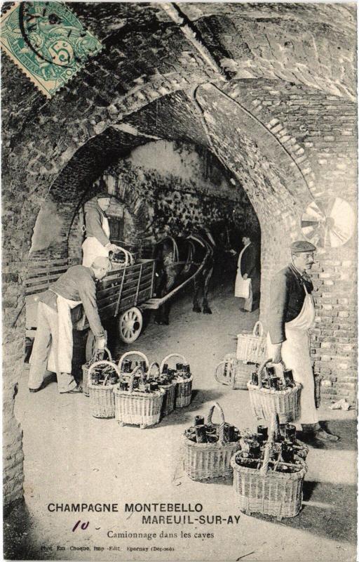 Carte postale ancienne Mareuil-sur-Ay Champagne Montebello Camionnage dans les caves à Reuil
