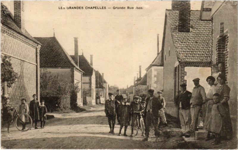 Carte postale ancienne Les Grandes-Chapelles Grande Rue aux Grandes-Chapelles