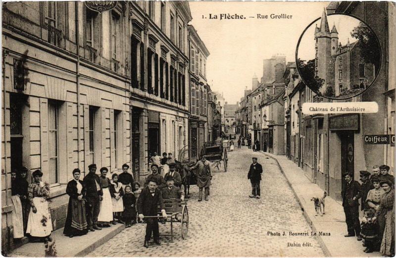 Carte postale ancienne La Fleche Rue Grollier