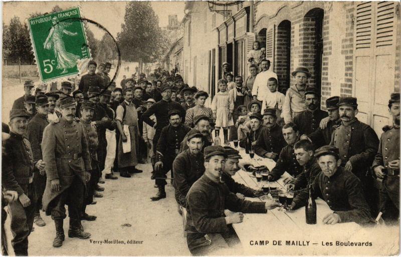 Carte postale ancienne Mailly le Camp les boulevards à Mailly-le-Camp