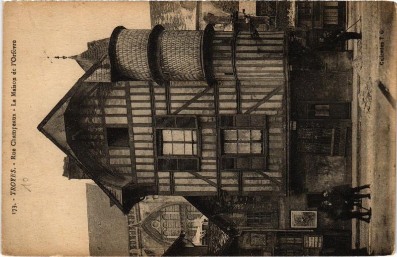 Carte postale ancienne Troyes Rue Champeaux à Troyes