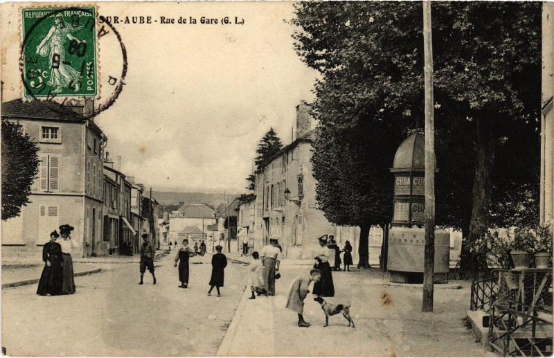 Carte postale ancienne Bar sur Aube Rue de la Gare à Bar-sur-Aube