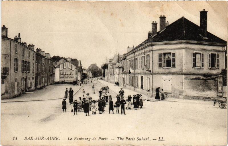 Carte postale ancienne Bar sur Aube Faubourg de Paris à Bar-sur-Aube