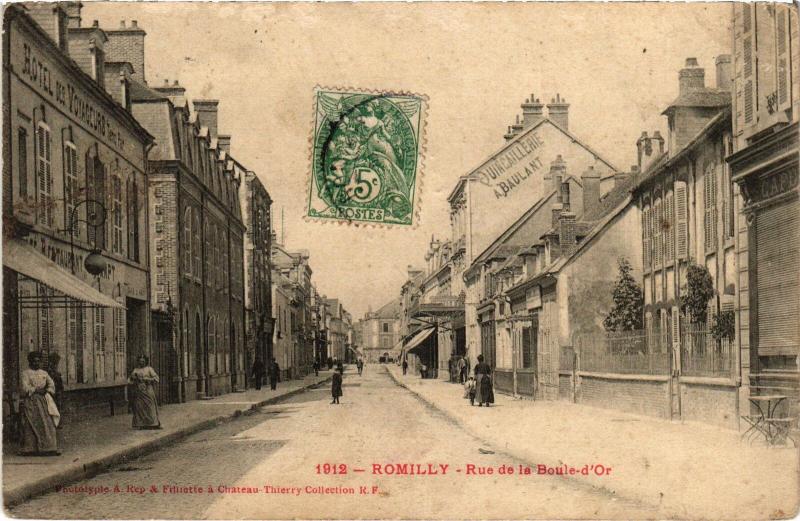 Carte postale ancienne Romilly Rue de la Boule d'Or