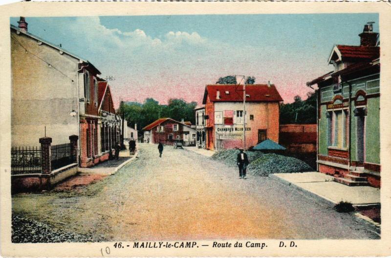 Carte postale ancienne Mailly le Camp Route du Camp à Mailly-le-Camp