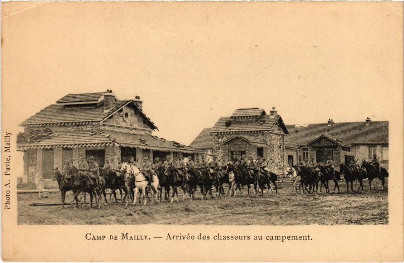 Carte postale ancienne Mailly le Camp arrivee des chasseurs au campement à Mailly-le-Camp