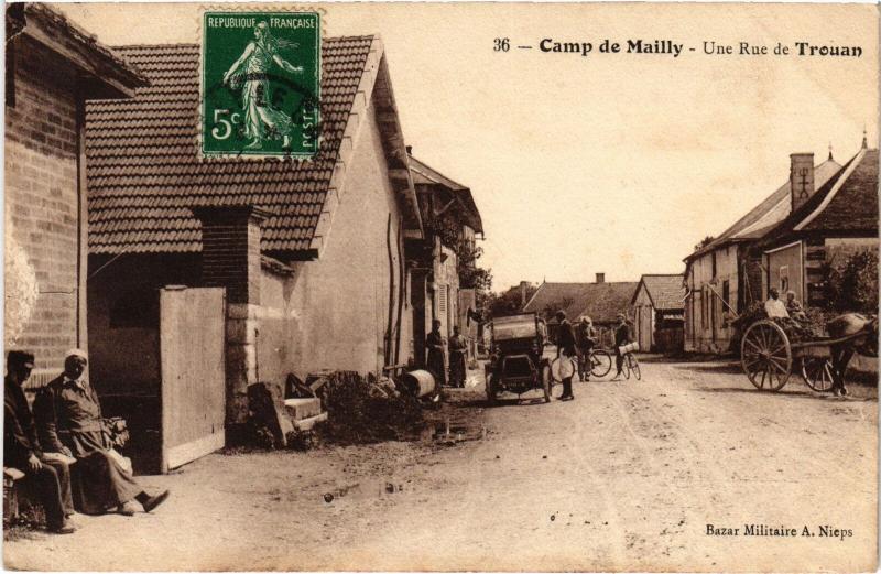 Carte postale ancienne Mailly le Camp une rue de Trouan à Mailly-le-Camp