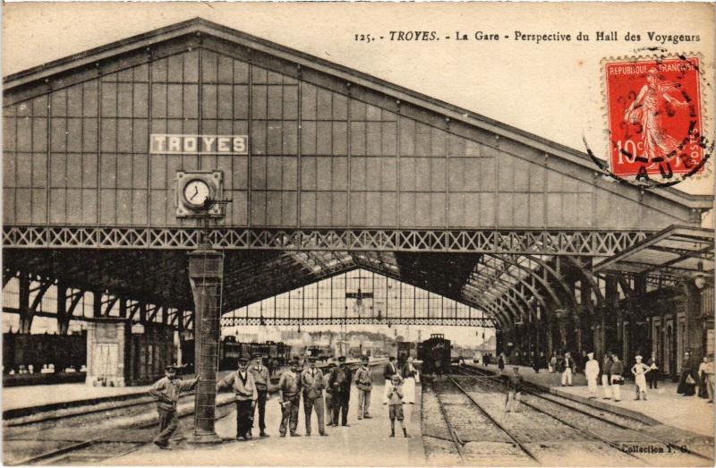 Carte postale ancienne Troyes la Gare à Troyes