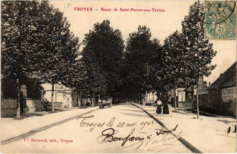 Carte postale ancienne Troyes Route de Saint-Parres aux Tertres à Saint-Parres-aux-Tertres