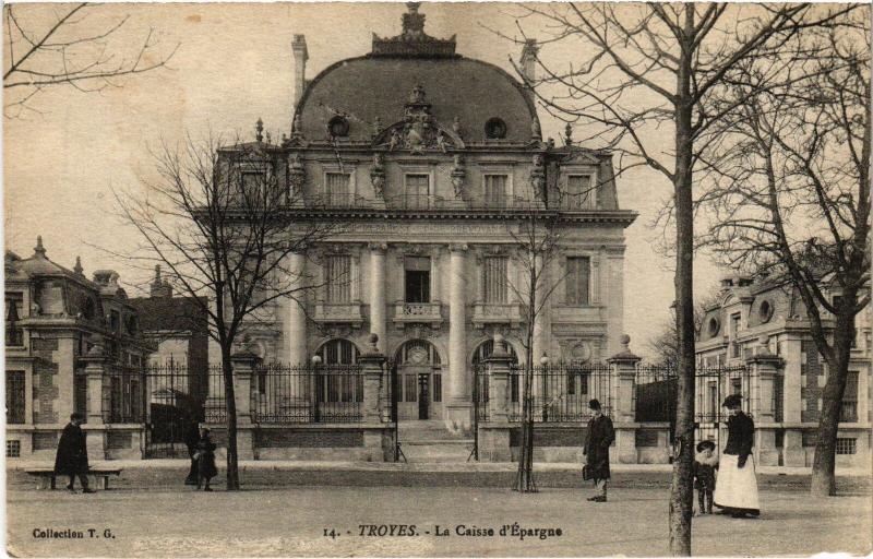 Carte postale ancienne Troyes La Caisse d'Eparge à Troyes