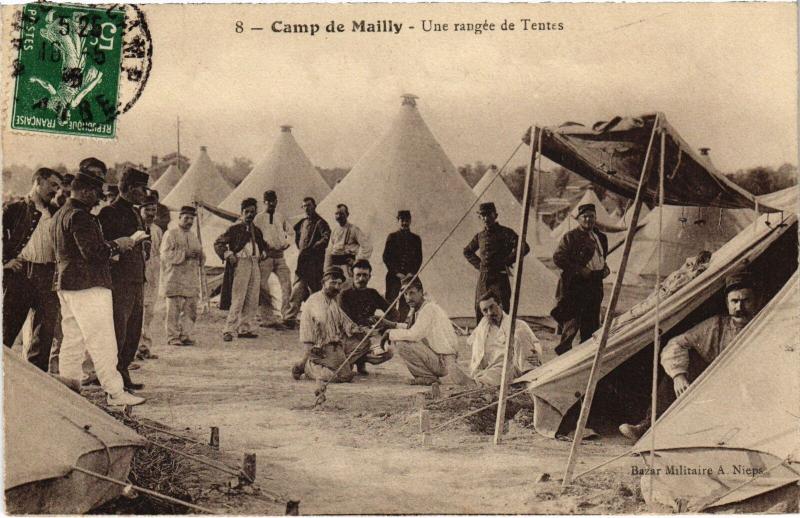Carte postale ancienne Mailly le Camp une rangee de tentes à Mailly-le-Camp