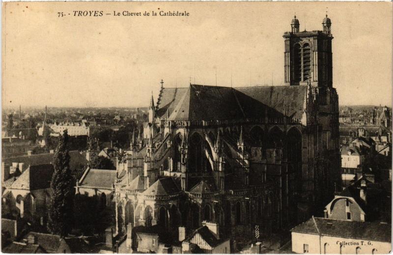 Carte postale ancienne Troyes le Chevet de la Cathedrale à Troyes