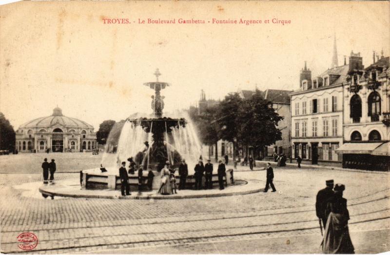 Carte postale ancienne Troyes Fontaine Argence Boulevard Gambetta à Fontaine