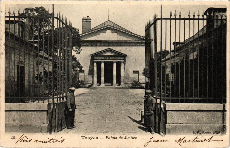 Carte postale ancienne Troyes Palais de Justice à Troyes