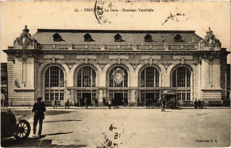 Carte postale ancienne Troyes la Gare à Troyes
