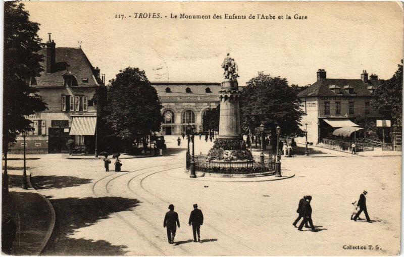 Carte postale ancienne Troyes Cirque Municipal à Troyes