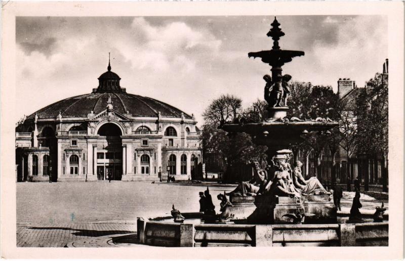 Carte postale ancienne Troyes Fontaine Argence le Cirque à Fontaine