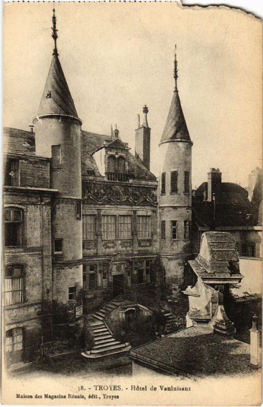 Carte postale ancienne Troyes Hotel de Vauluisant à Troyes