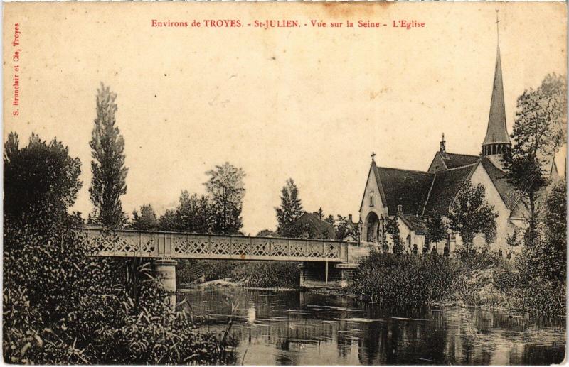 Carte postale ancienne St Julien Eglise