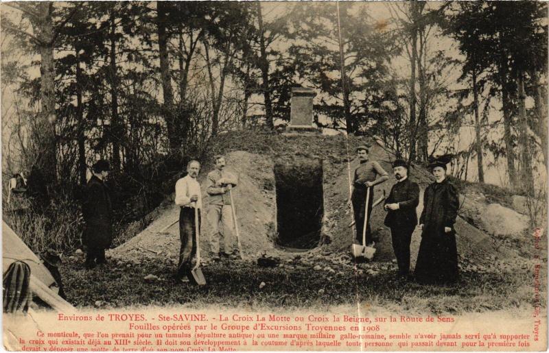 Carte postale ancienne Ste Savine Croix La Motte