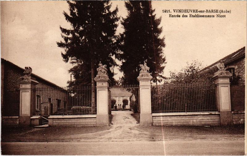Carte postale ancienne Vendeuvre Eglise