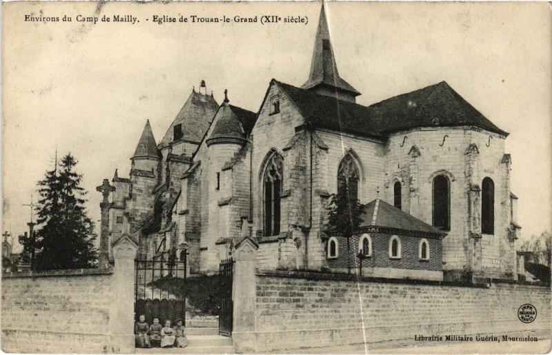 Carte postale ancienne Trouan interieur de l'Eglise