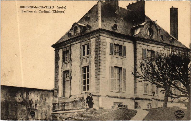 Carte postale ancienne Brienne Pavillon du Cardinal