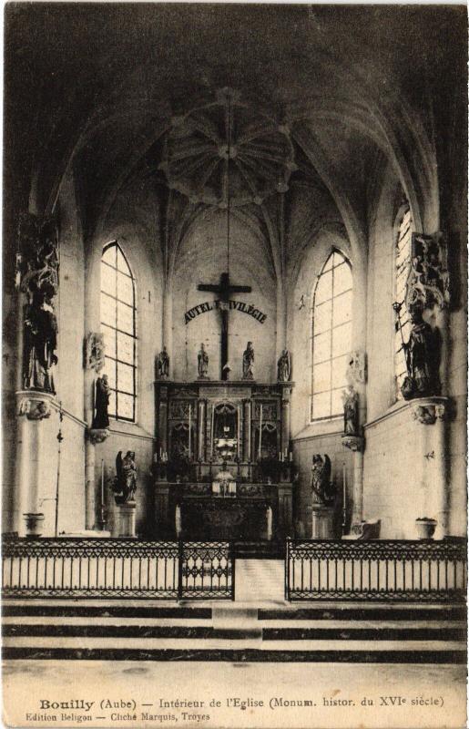 Carte postale ancienne Bouilly interieur de l'Eglise à Bouilly