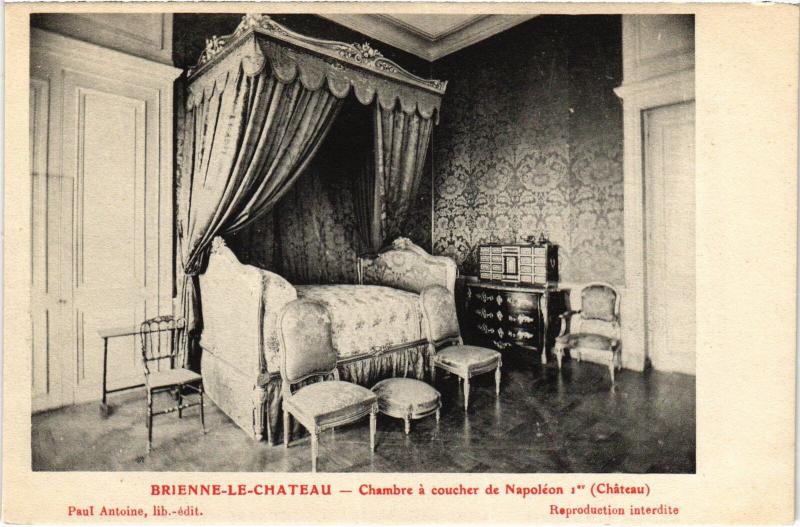Carte postale ancienne Brienne Chambre du Chateau