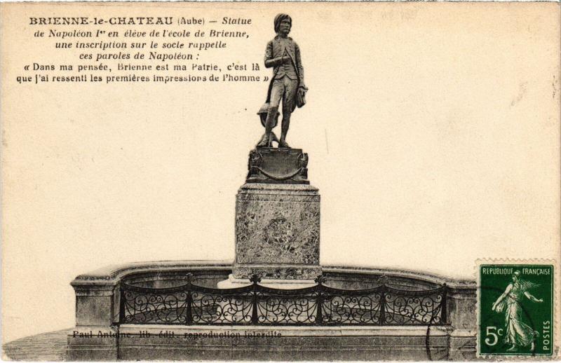 Carte postale ancienne Brienne Statue de Napoleon Ier
