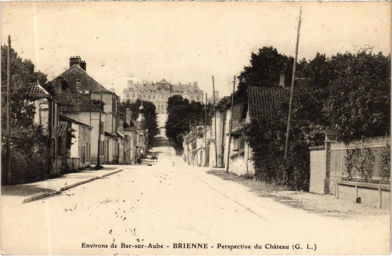 Carte postale ancienne Brienne perspective du Chateau