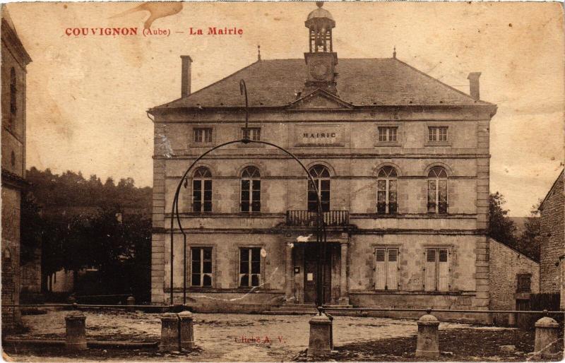 Carte postale ancienne Couvignon la Mairie à Couvignon