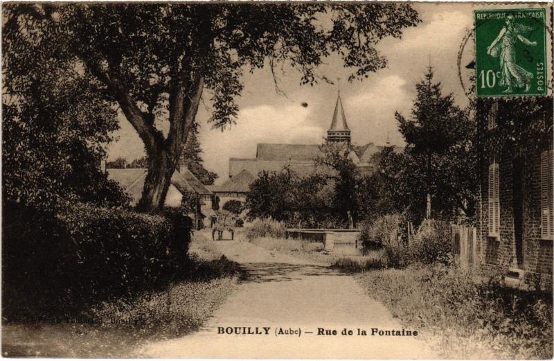 Carte postale ancienne Bouilly Rue de la Fontaine à Bouilly