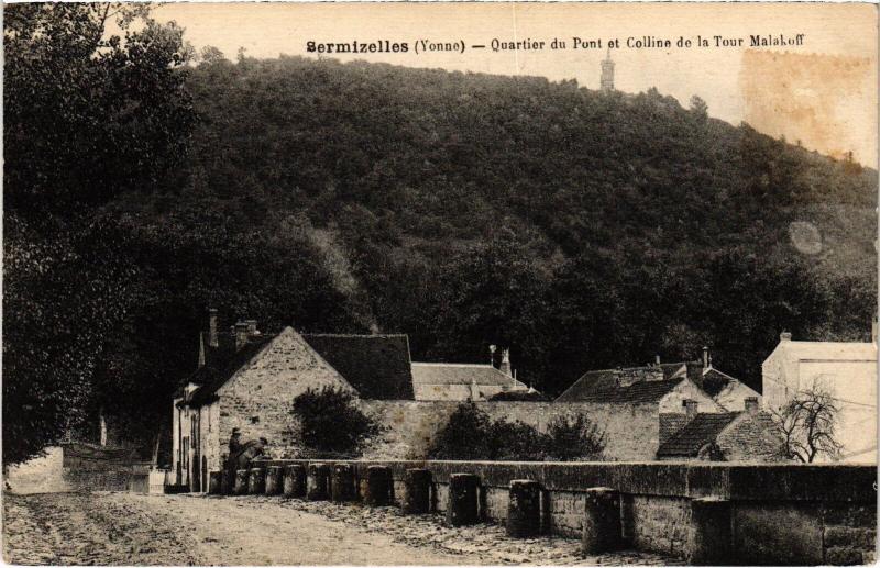 Carte postale ancienne Sermizelles Quartier du Pont