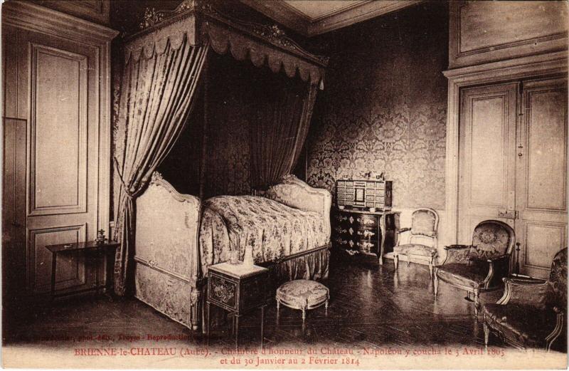 Carte postale ancienne Brienne Chambre du Chateau