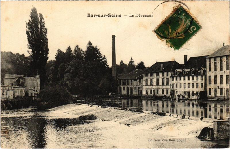 Carte postale ancienne Bar sur Seine le Deversoir à Bar-sur-Seine