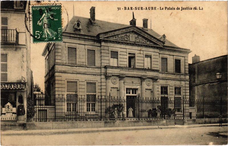 Carte postale ancienne Bar sur Aube Palais de Justice à Bar-sur-Aube